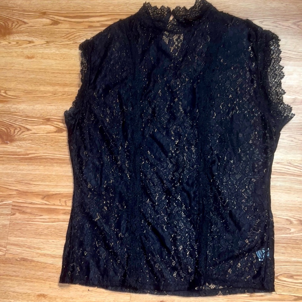 Lace shirt w/o arms size 3x see threw